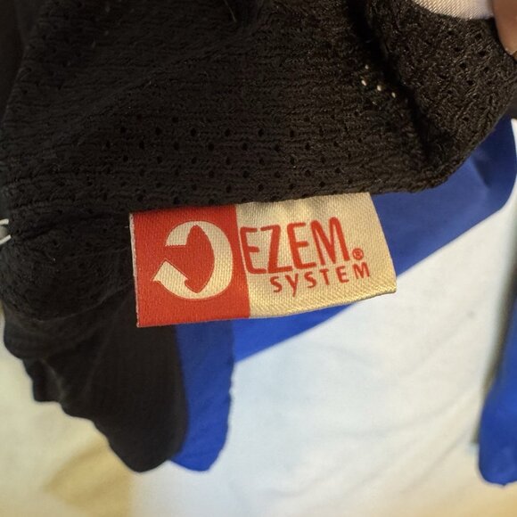 Genuine Budweiser Promotion ~ Bud Light Rain Jacket Windbreaker Hoodie Size XL - Picture 5 of 9